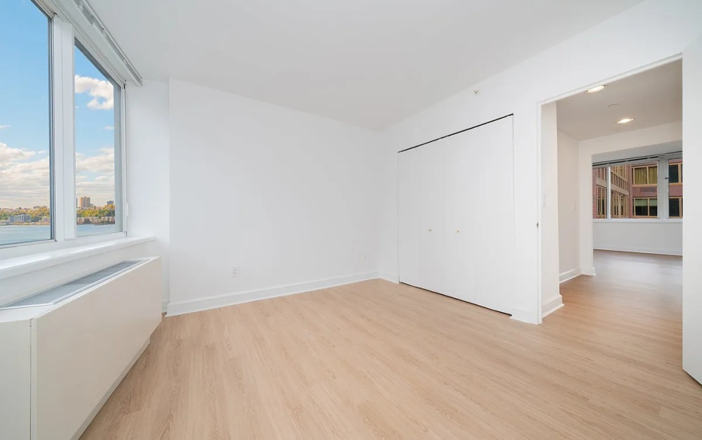 1527 - 2 bedroom floorplan layout with 2 bathrooms and 1140 square feet (Floor 12)