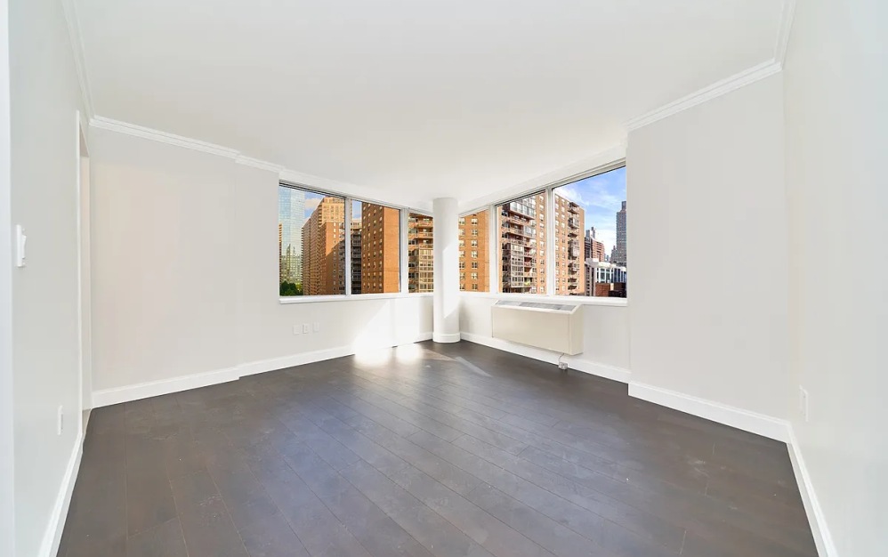 11U - 2 bedroom floorplan layout with 2 bathrooms and 1081 square feet (Floor 10)