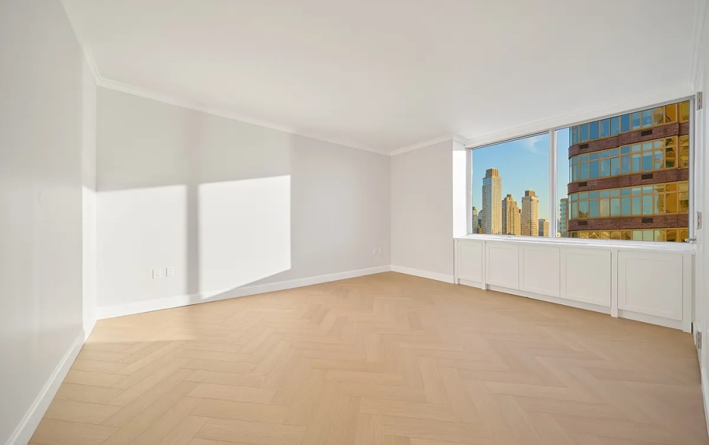 32F - 2 bedroom floorplan layout with 2 bathrooms and 1207 square feet (Floor 15)