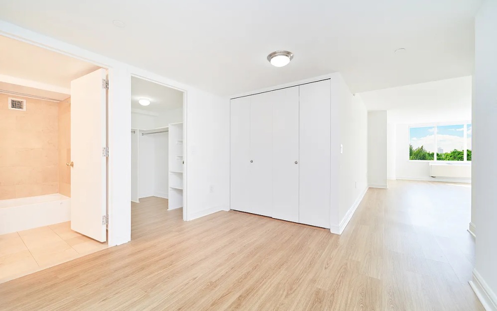 3H - Studio floorplan layout with 1 bathroom and 743 square feet (Floor 7)