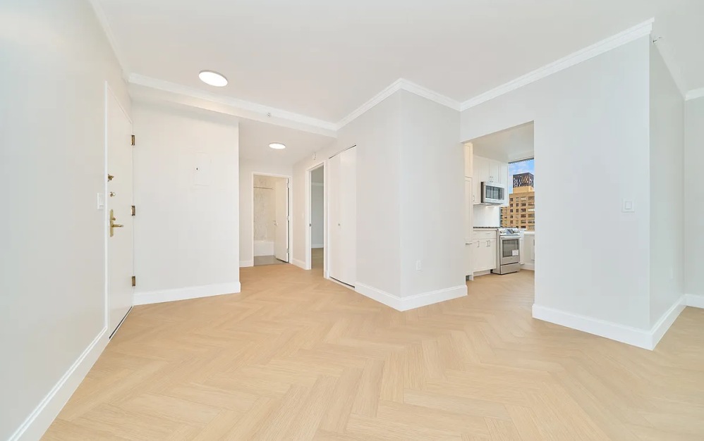 25E - 1 bedroom floorplan layout with 1 bathroom and 907 square feet (Floor 5)
