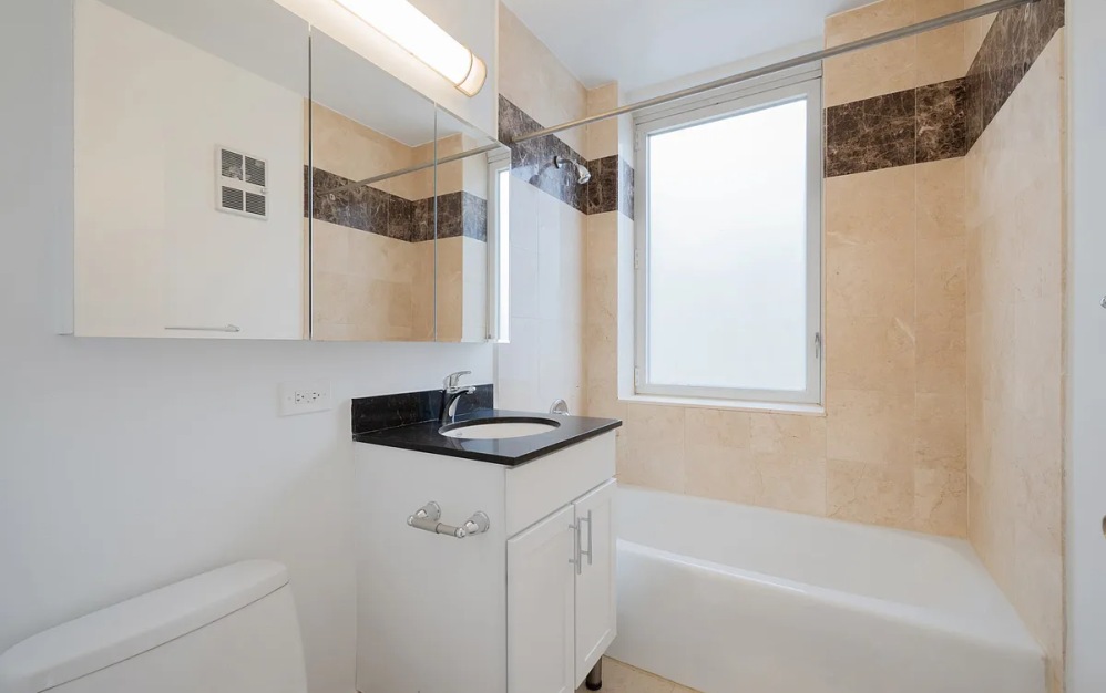 1527 - 2 bedroom floorplan layout with 2 bathrooms and 1140 square feet (Floor 10)
