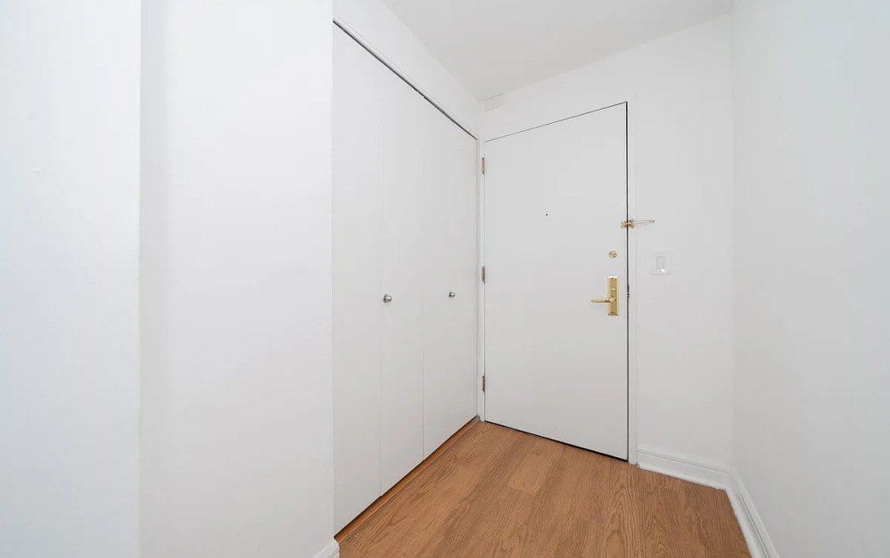 18J - Studio floorplan layout with 1 bathroom and 600 square feet (Floor 12)