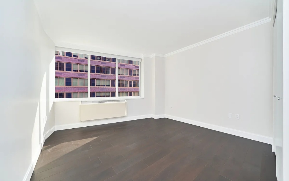11U - 2 bedroom floorplan layout with 2 bathrooms and 1081 square feet (Floor 17)