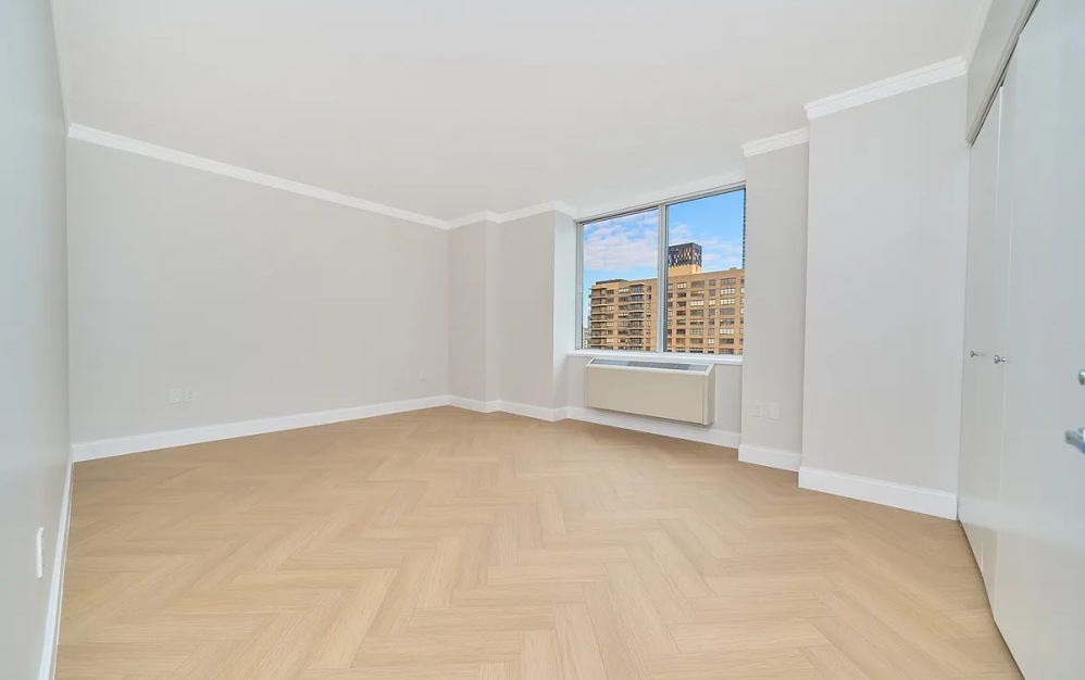 25E - 1 bedroom floorplan layout with 1 bathroom and 907 square feet (Floor 7)