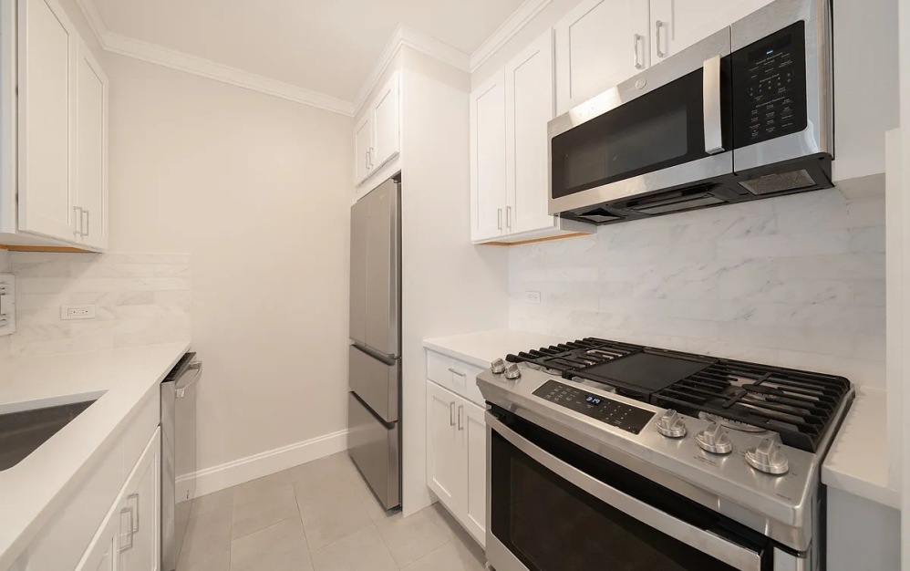 1021 - Studio floorplan layout with 1 bathroom and 515 square feet (Floor 8)