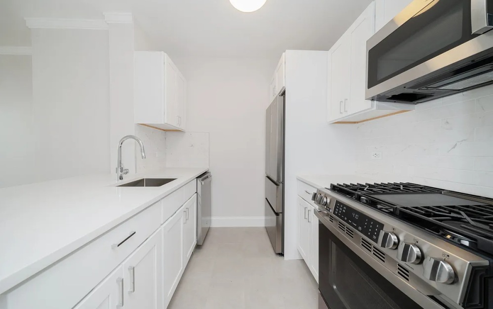 615 - 1 bedroom floorplan layout with 1 bathroom and 697 square feet (Floor 4)