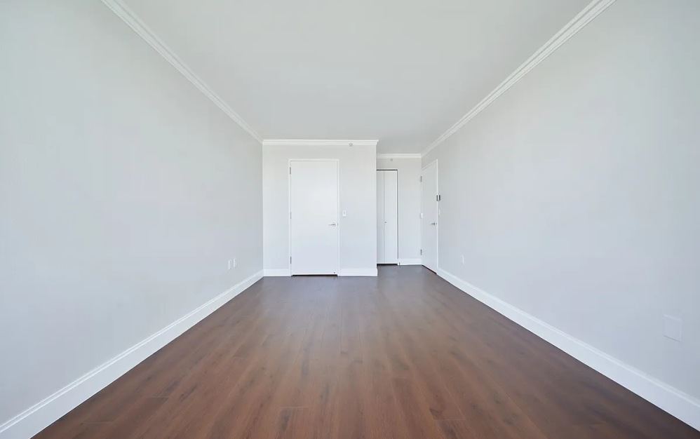15P - 1 bedroom floorplan layout with 1 bathroom and 818 square feet (Floor 8)