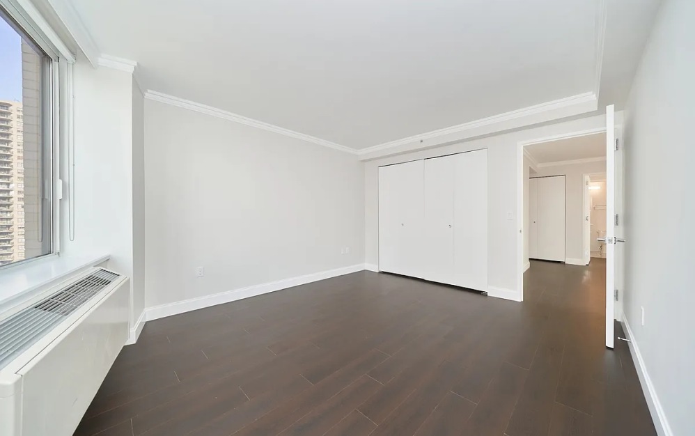 16B - 1 bedroom floorplan layout with 1 bathroom and 1347 square feet (Floor 20)