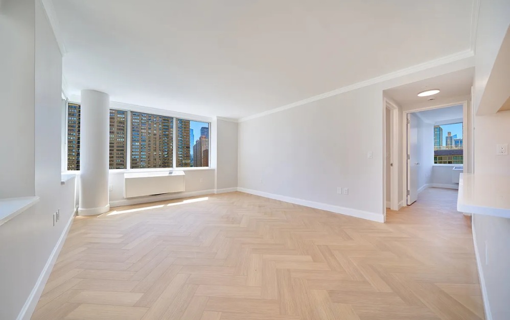 15U - 2 bedroom floorplan layout with 2 bathrooms and 1081 square feet (Floor 4)