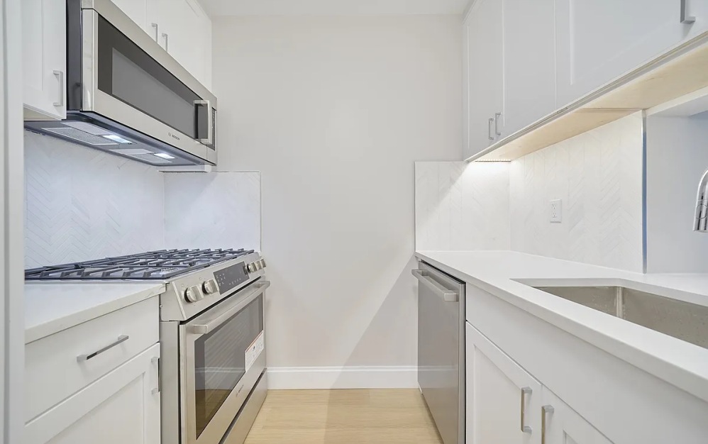 304 - 1 bedroom floorplan layout with 1 bathroom and 567 square feet (Floor 6)
