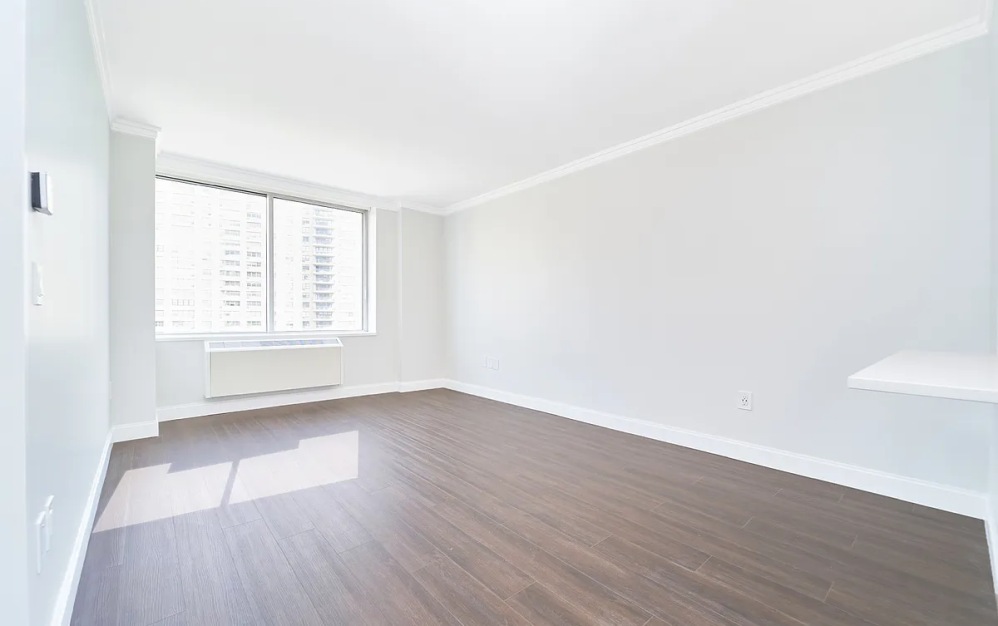 19H - 1 bedroom floorplan layout with 1 bathroom and 656 square feet (Floor 1)