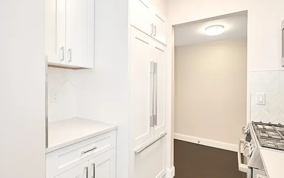 7G - 1 bedroom floorplan layout with 1 bathroom and 651 square feet (Floor 6)