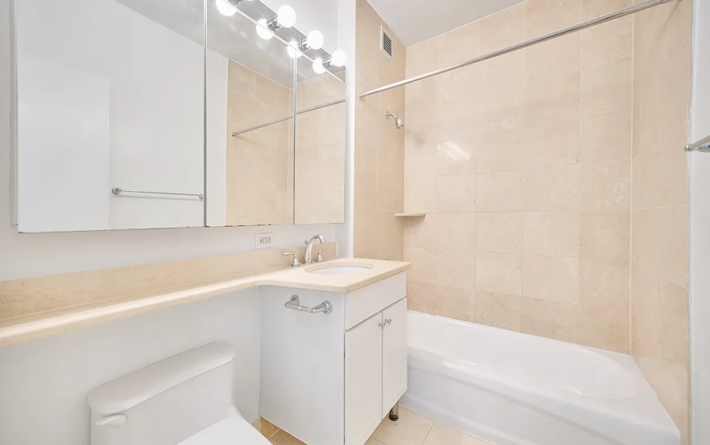 5N - 1 bedroom floorplan layout with 1 bathroom and 616 square feet (Floor 10)