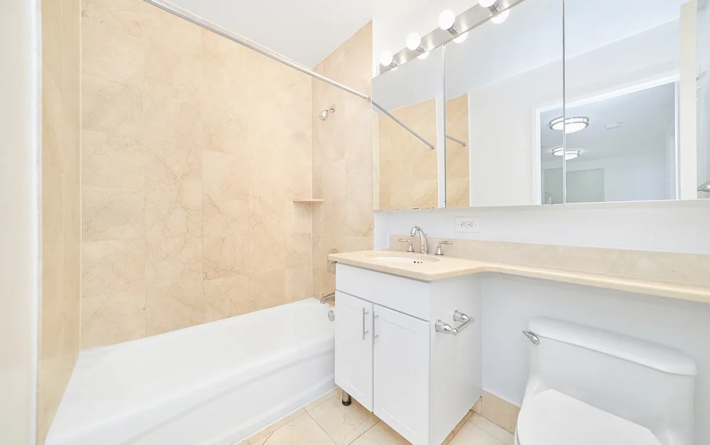 604 - 1 bedroom floorplan layout with 1 bathroom and 567 square feet (Floor 9)
