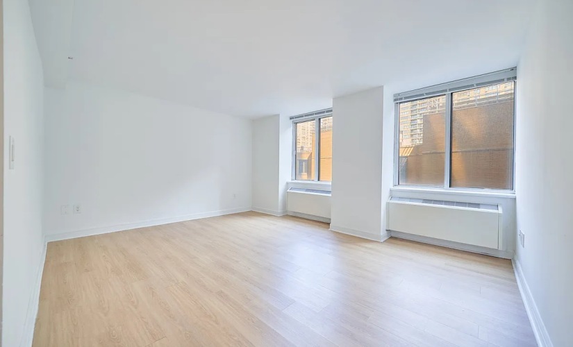 8T - 1 bedroom floorplan layout with 1 bathroom and 662 square feet