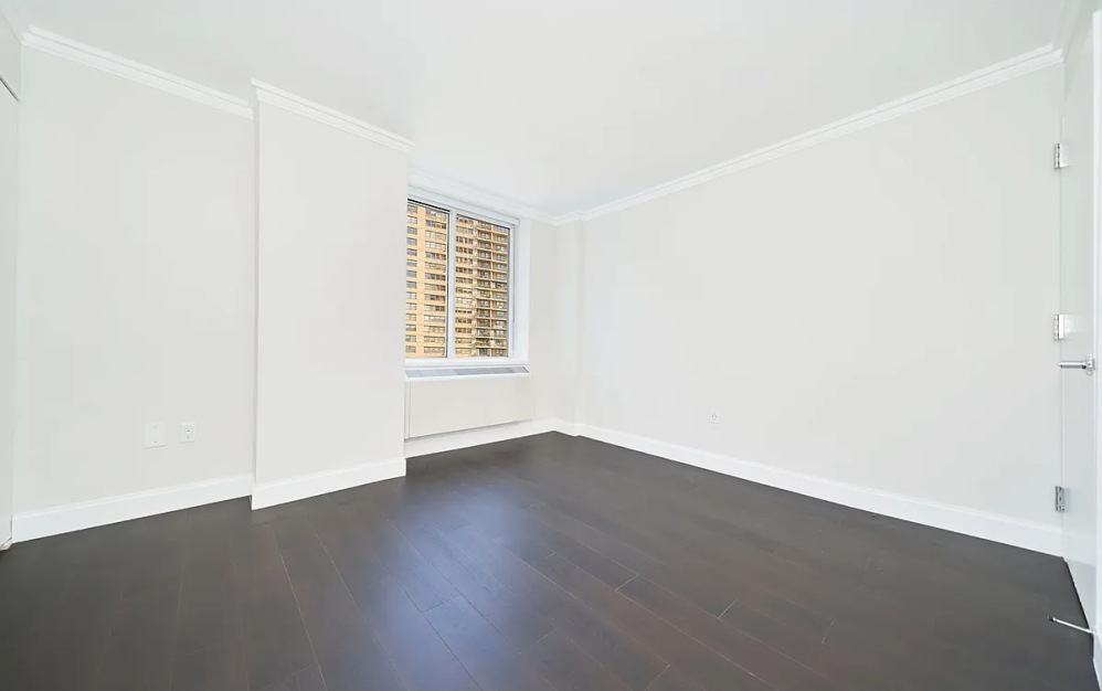15G - 1 bedroom floorplan layout with 1 bathroom and 651 square feet (Floor 11)